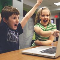 Children Win Success Video Game - StartupStockPhotos / Pixabay