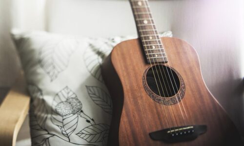 Guitar Music Acoustic Guitar - karishea / Pixabay